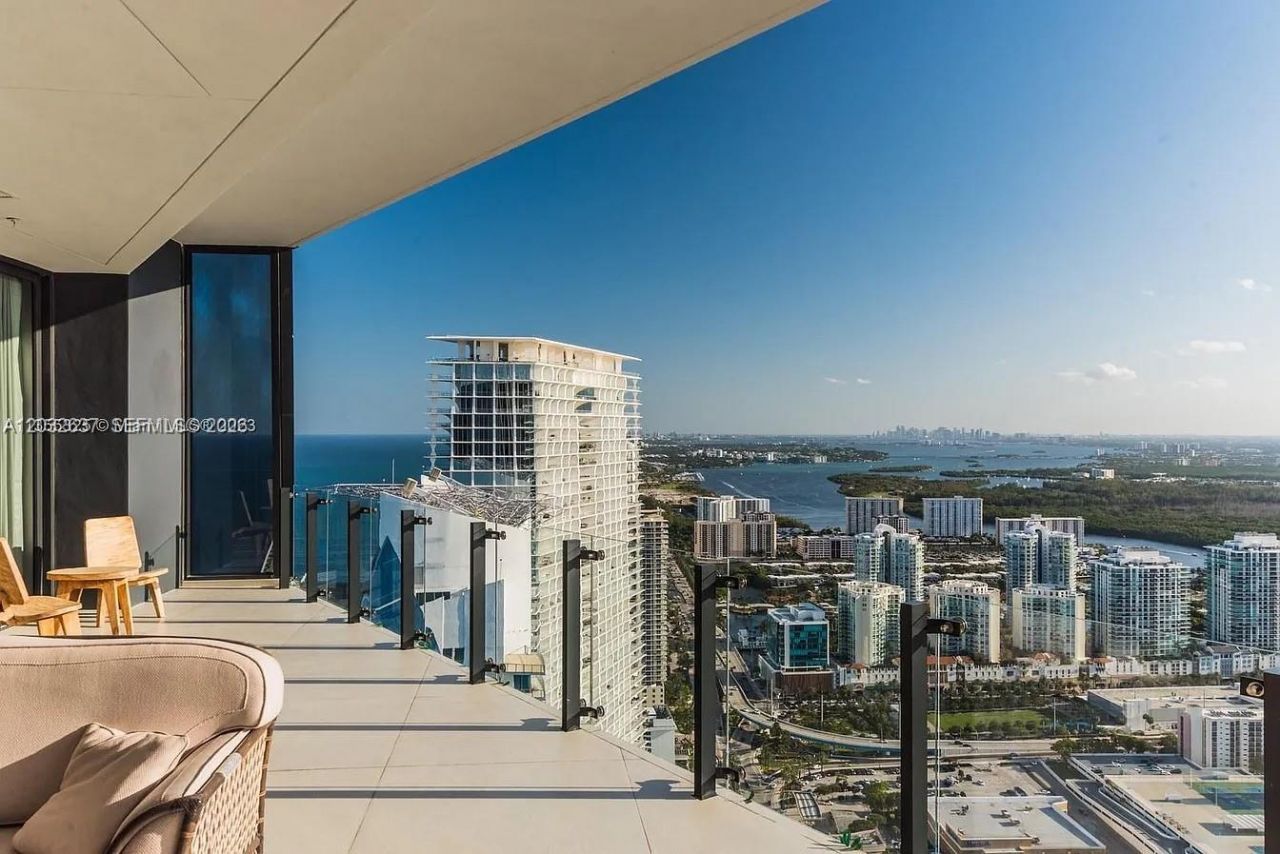 17141 Collins Ave , Unit 4602, Sunny Isles Beach, FL 33160 Photo