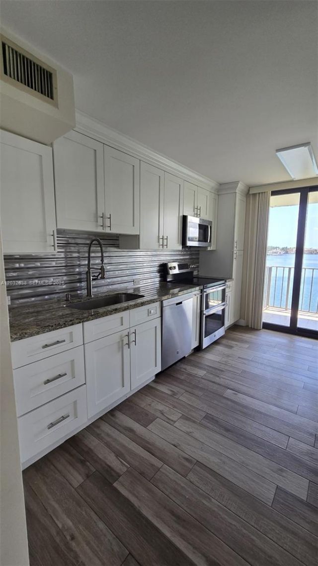 18151 NE 31st Ct , Unit 217, Aventura, FL 33160 Photo