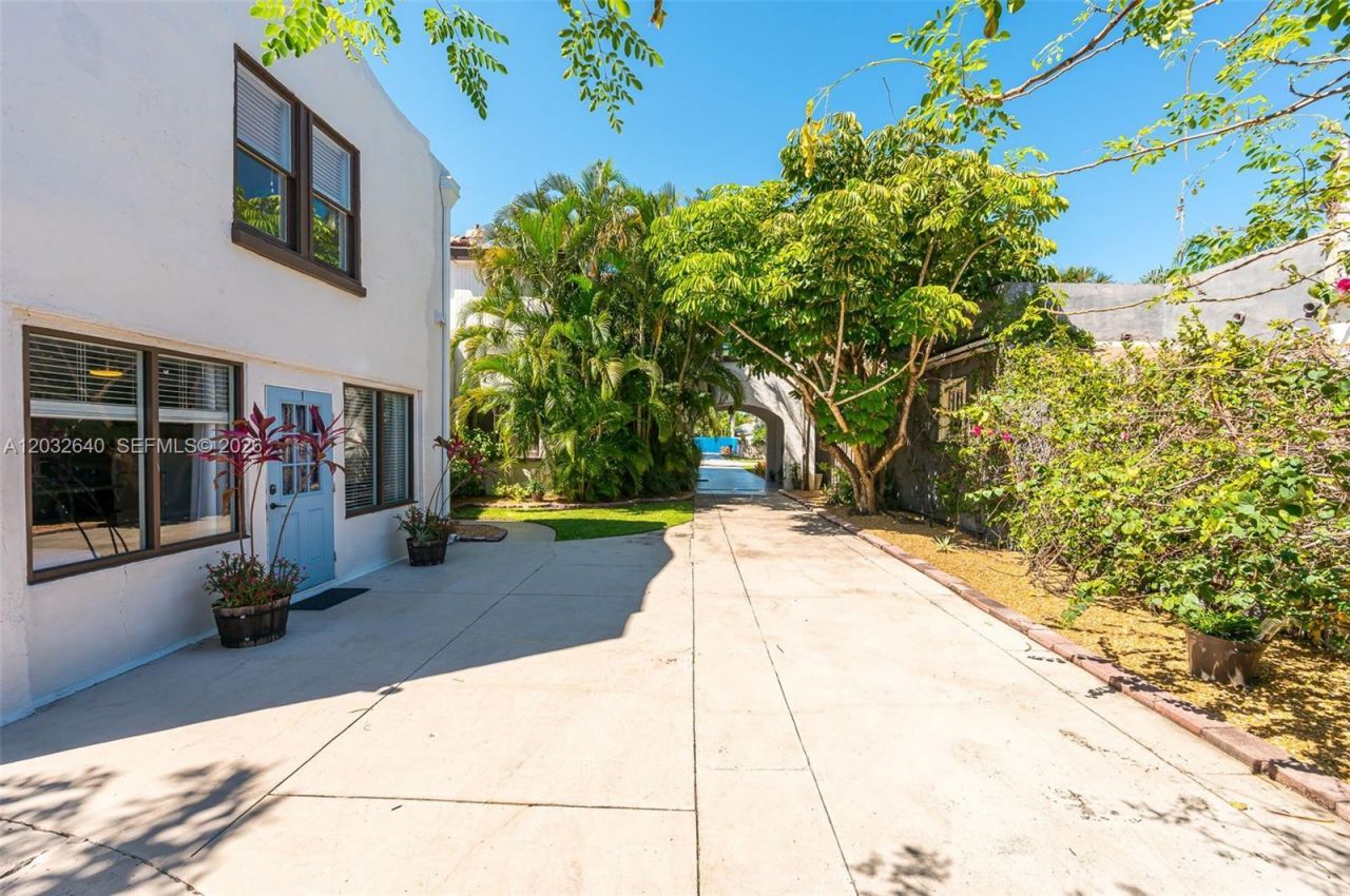 219 S 17th Ave S , Lake Worth, FL 33460 Photo