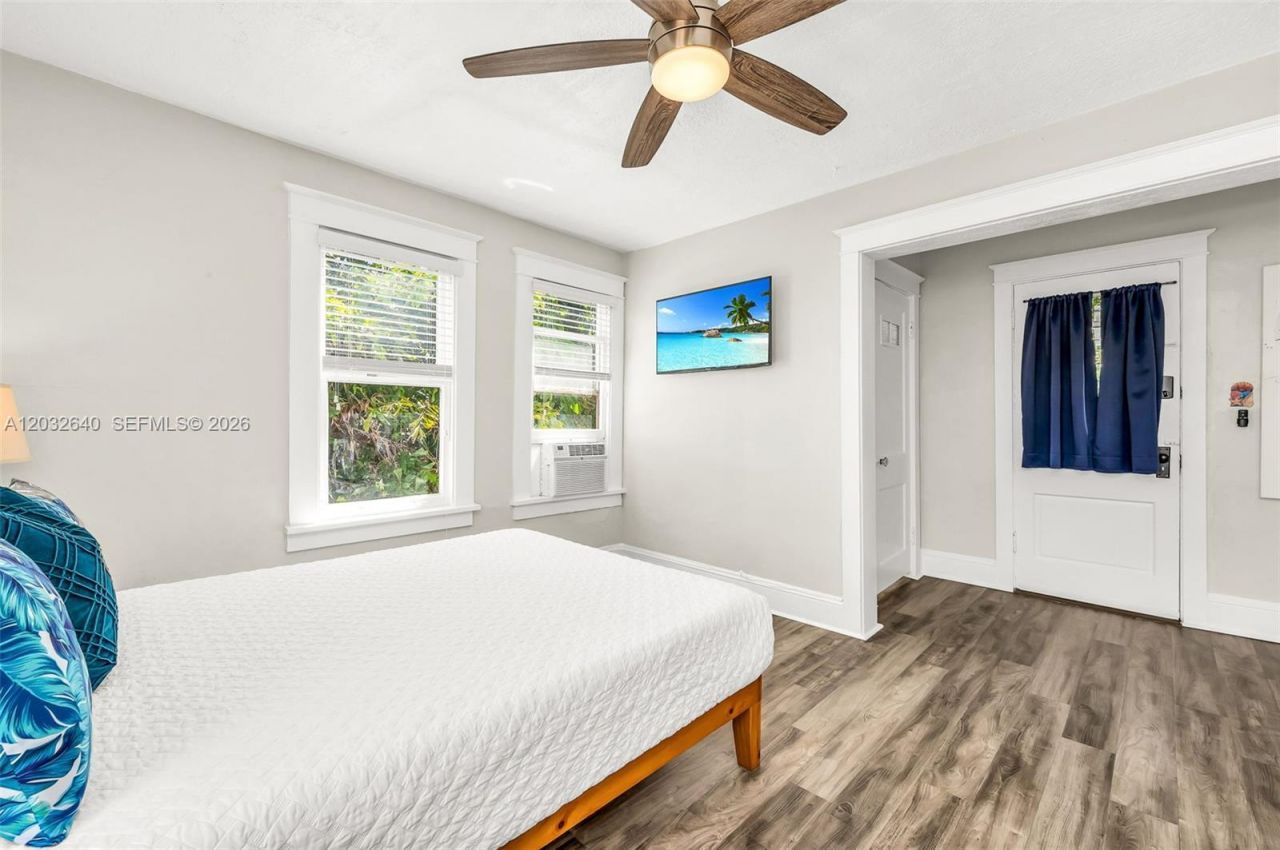 219 S 17th Ave S , Lake Worth, FL 33460 Photo