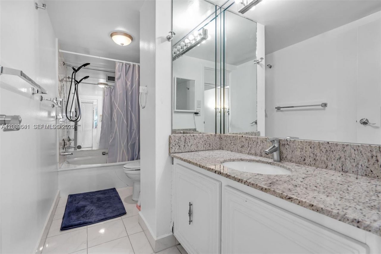 1000 Parkview Dr , Unit 715, Hallandale Beach, FL 33009 Photo