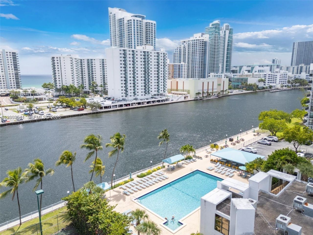 1000 Parkview Dr , Unit 715, Hallandale Beach, FL 33009 Photo