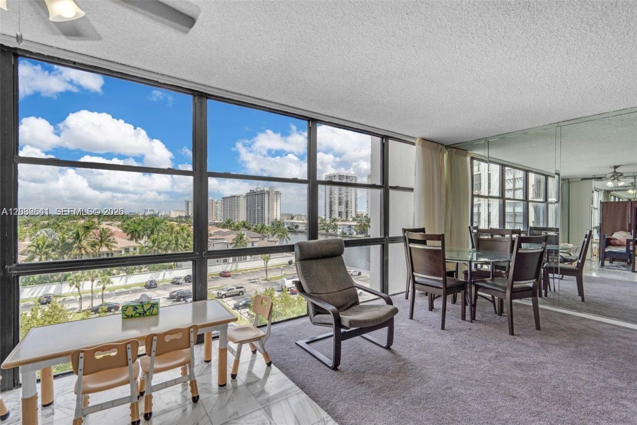 1000 Parkview Dr , Unit 715, Hallandale Beach, FL 33009 Photo