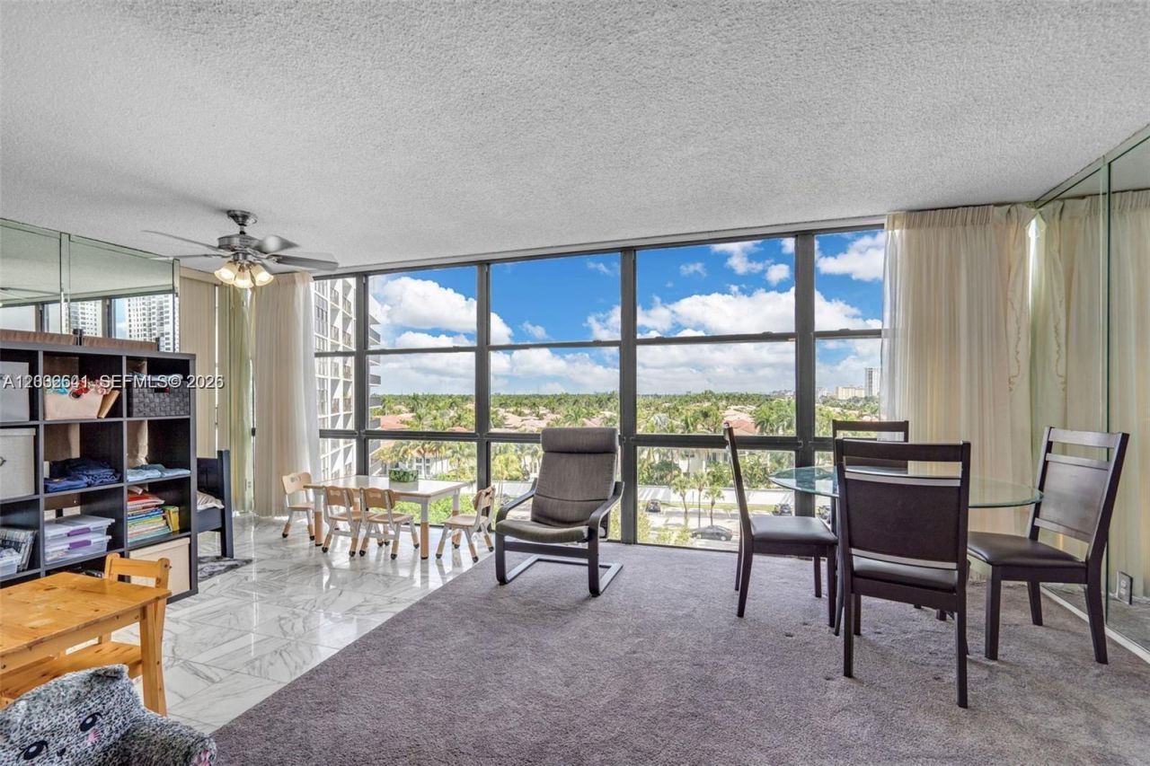 1000 Parkview Dr , Unit 715, Hallandale Beach, FL 33009 Photo