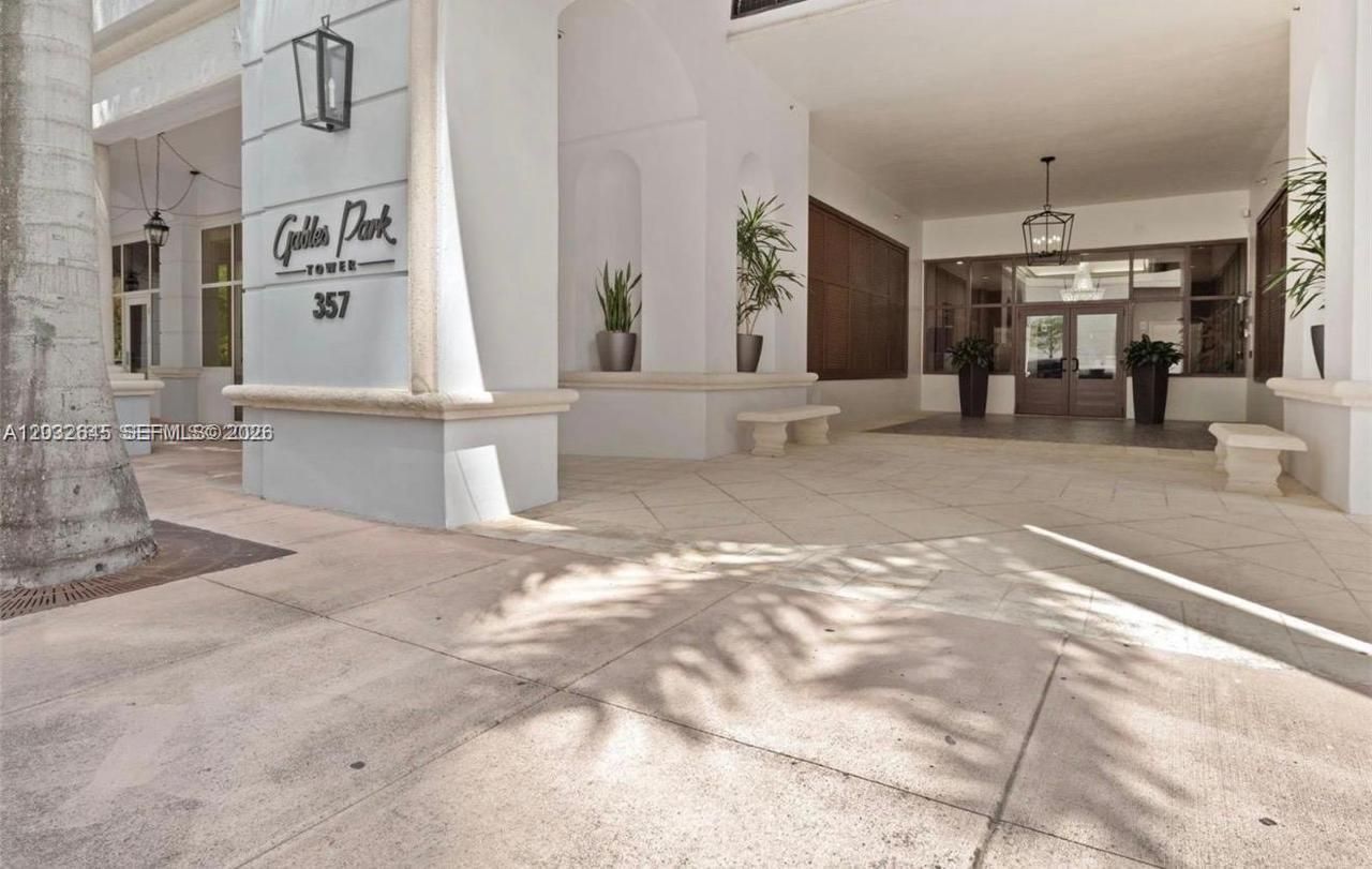 357 Almeria Ave , Unit 802, Coral Gables, FL 33134 Photo