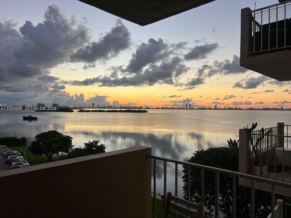 880 NE 69th St , Unit 6R, Miami, FL 33138