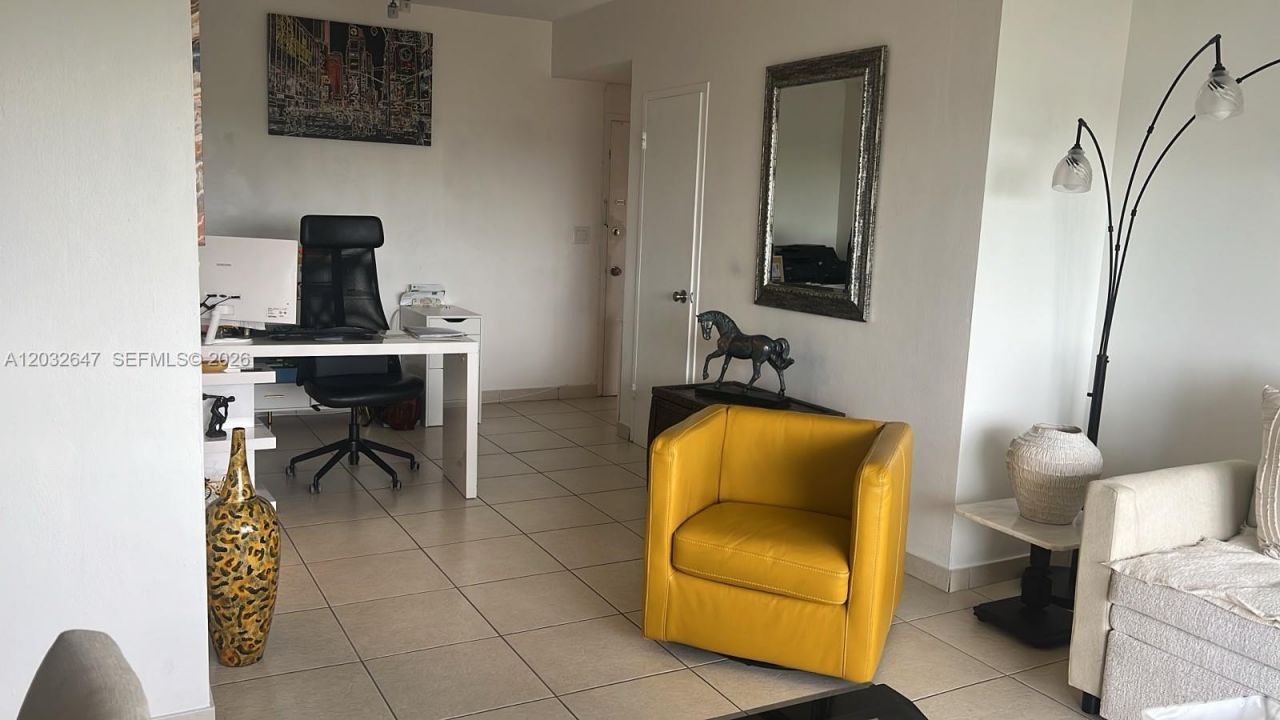 880 NE 69th St , Unit 6R, Miami, FL 33138 Photo
