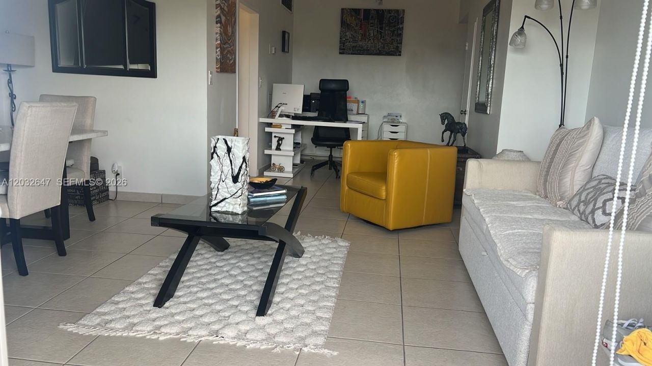 880 NE 69th St , Unit 6R, Miami, FL 33138 Photo