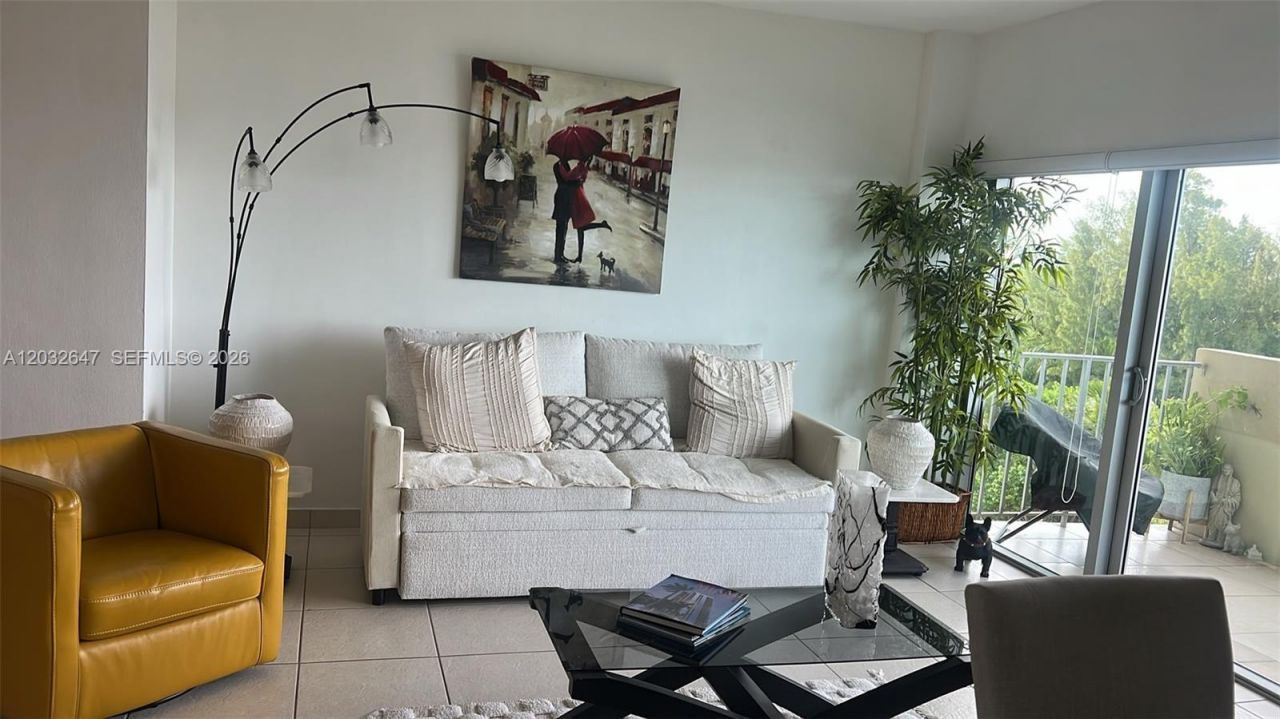880 NE 69th St , Unit 6R, Miami, FL 33138 Photo