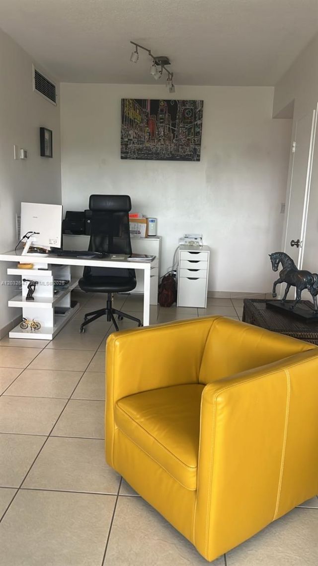 880 NE 69th St , Unit 6R, Miami, FL 33138 Photo