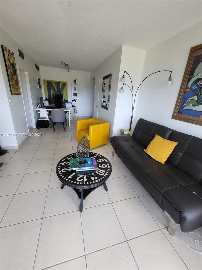880 NE 69th St , Unit 6R, Miami, FL 33138 Photo