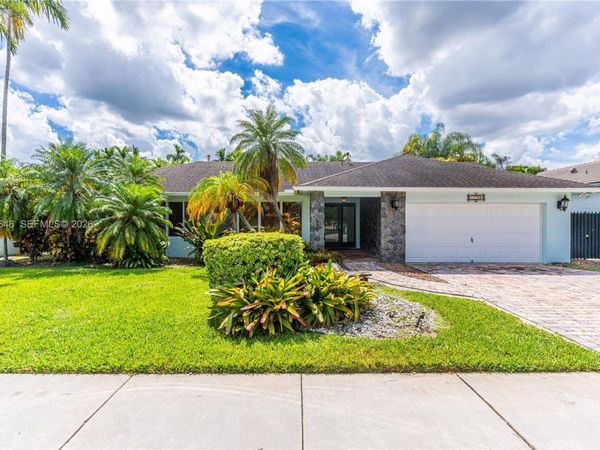 11728 SW 97th St , Miami, FL 33186
