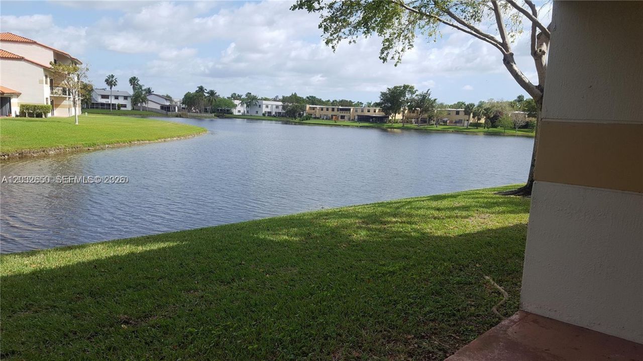 9823 Nob Hill Ct, Unit 9823, Sunrise, FL 33351 Photo