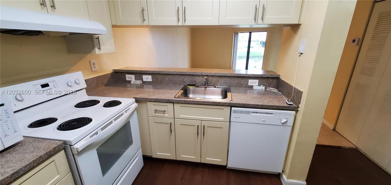 9823 Nob Hill Ct, Unit 9823, Sunrise, FL 33351 Photo