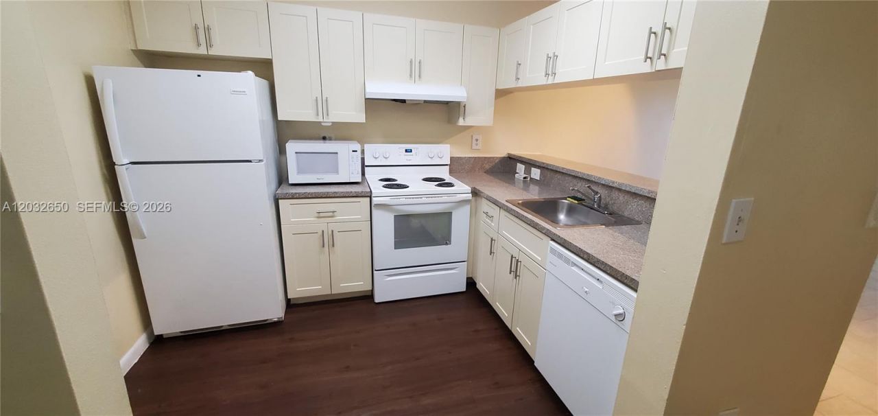 9823 Nob Hill Ct, Unit 9823, Sunrise, FL 33351 Photo