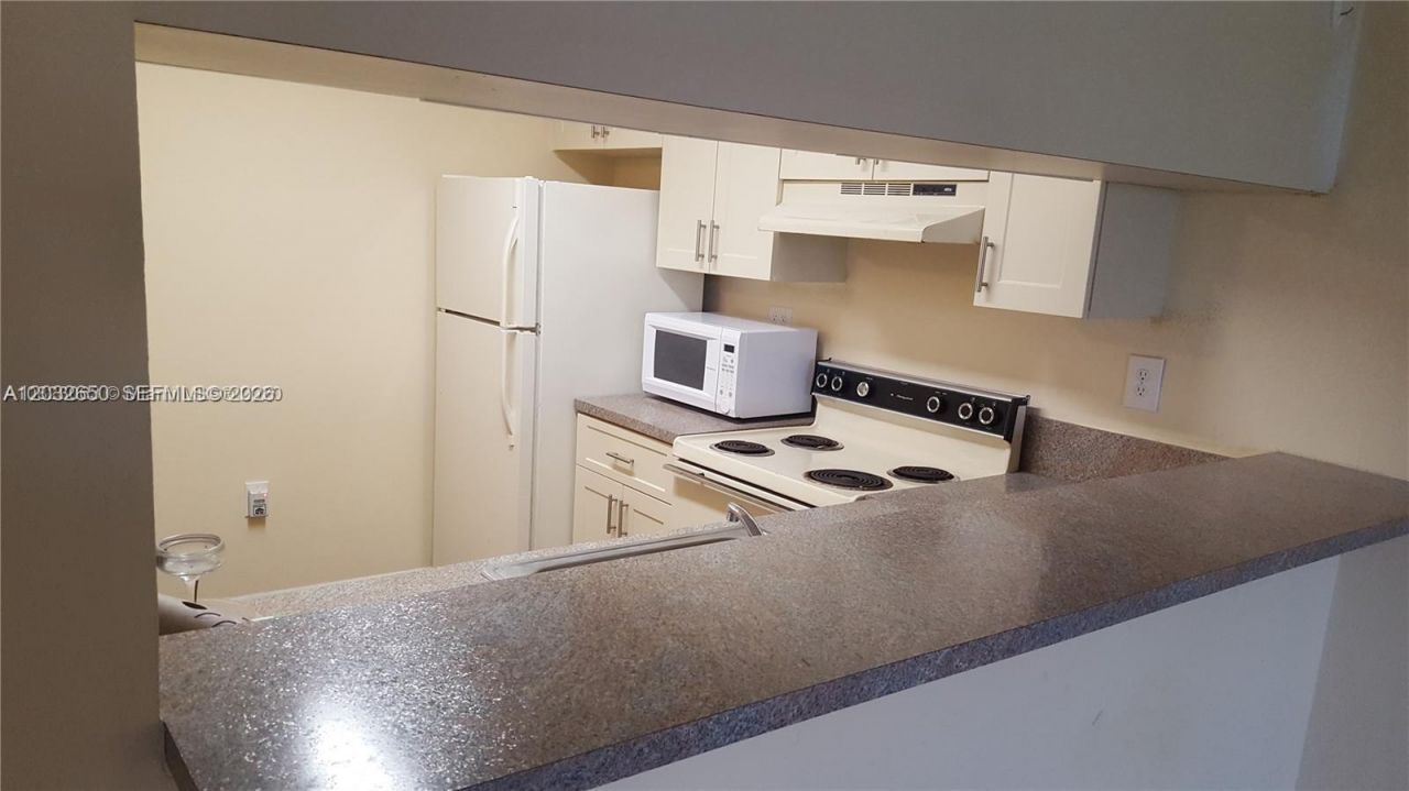 9823 Nob Hill Ct, Unit 9823, Sunrise, FL 33351 Photo