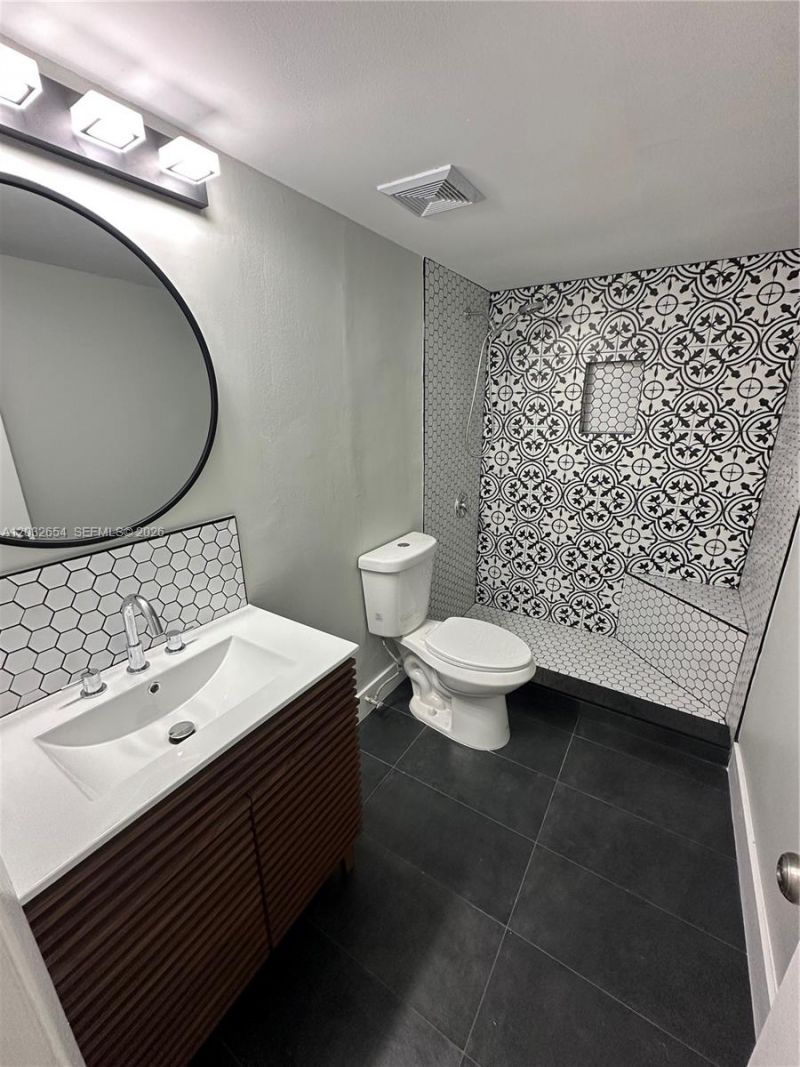 10090 NW 80th Ct , Unit 1325, Hialeah Gardens, FL 33016 Photo