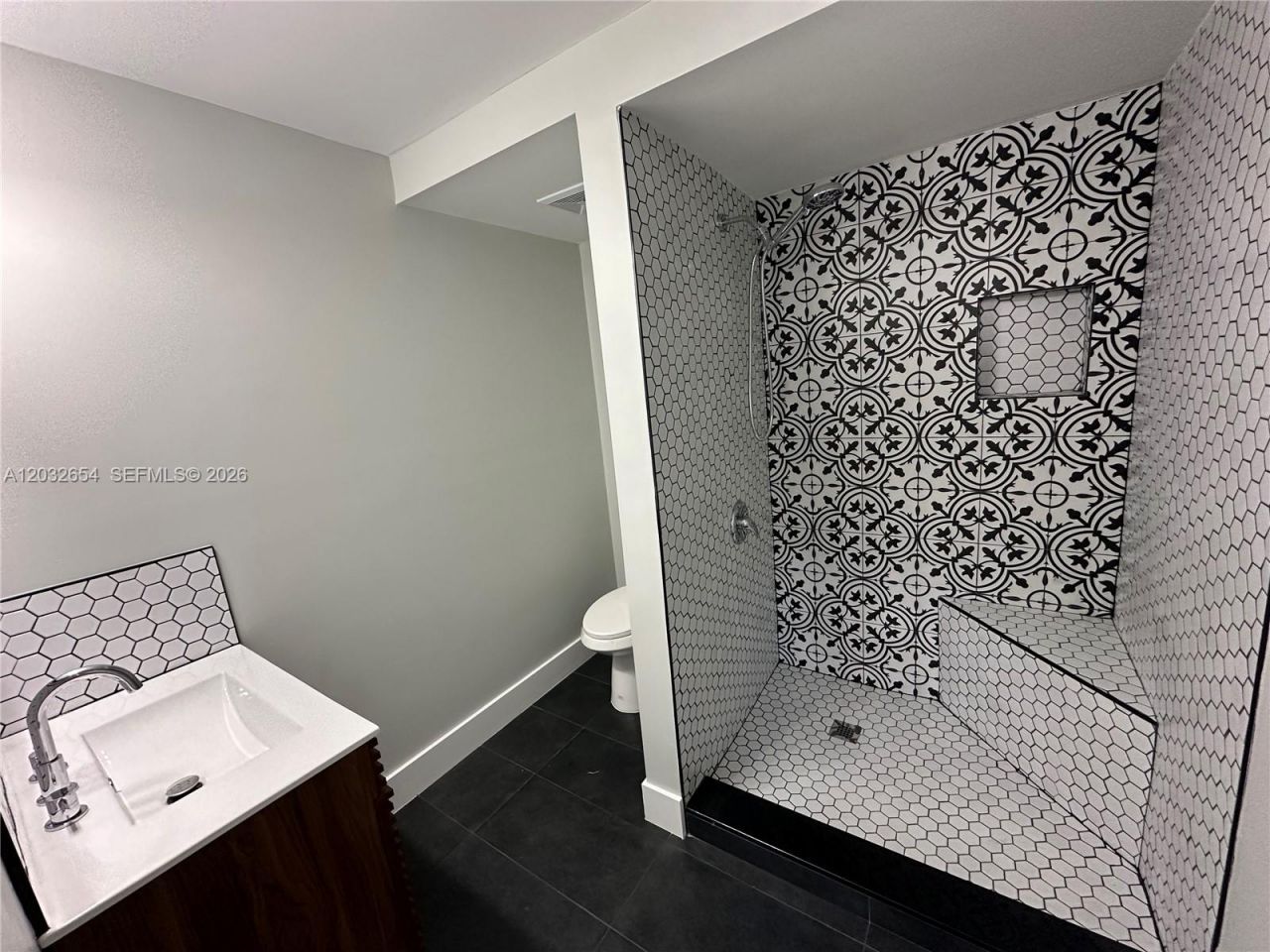 10090 NW 80th Ct , Unit 1325, Hialeah Gardens, FL 33016 Photo