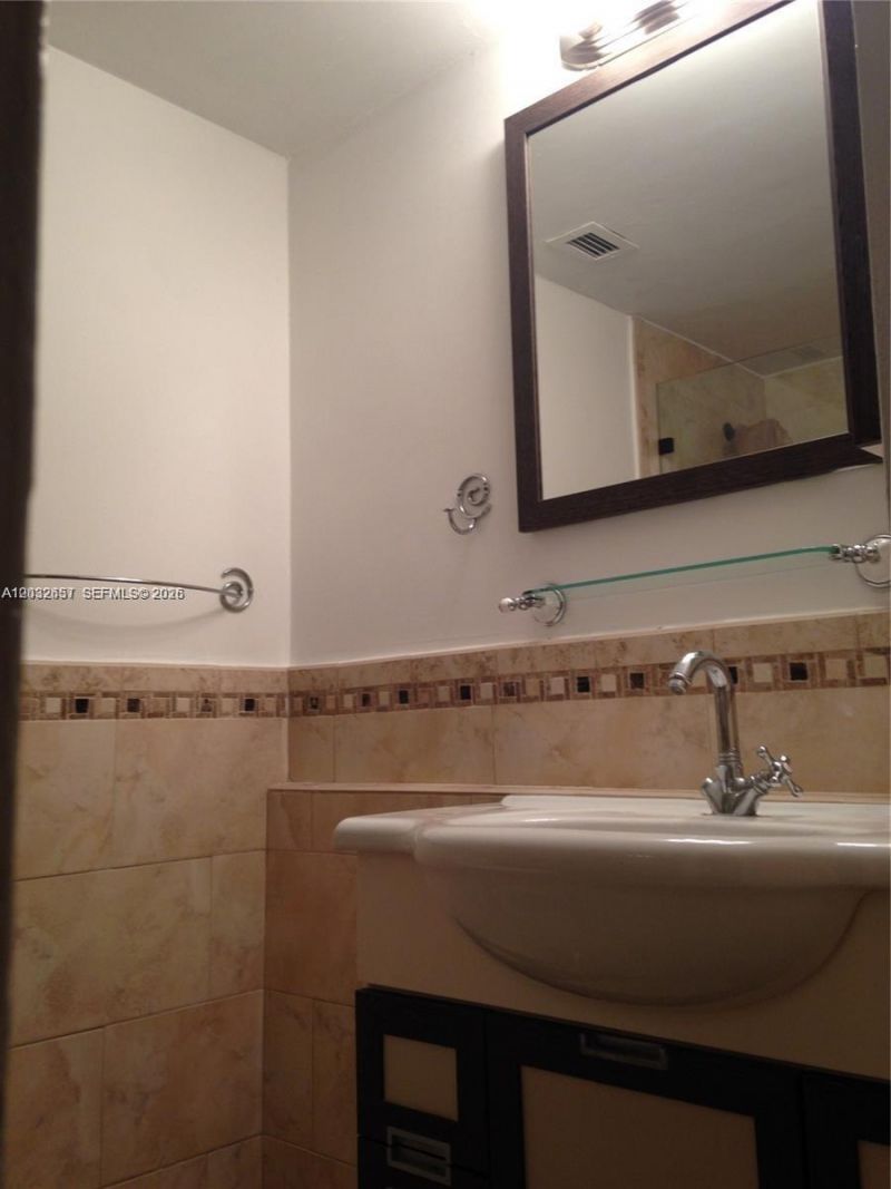 7441 Wayne Ave , Unit 2O, Miami Beach, FL 33141 Photo