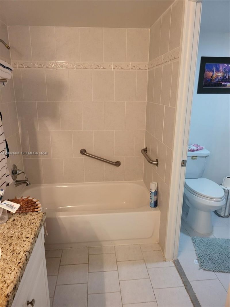 290 174th St , Unit M19, Sunny Isles Beach, FL 33160 Photo