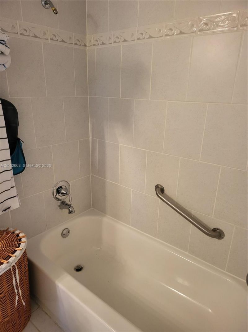 290 174th St , Unit M19, Sunny Isles Beach, FL 33160 Photo