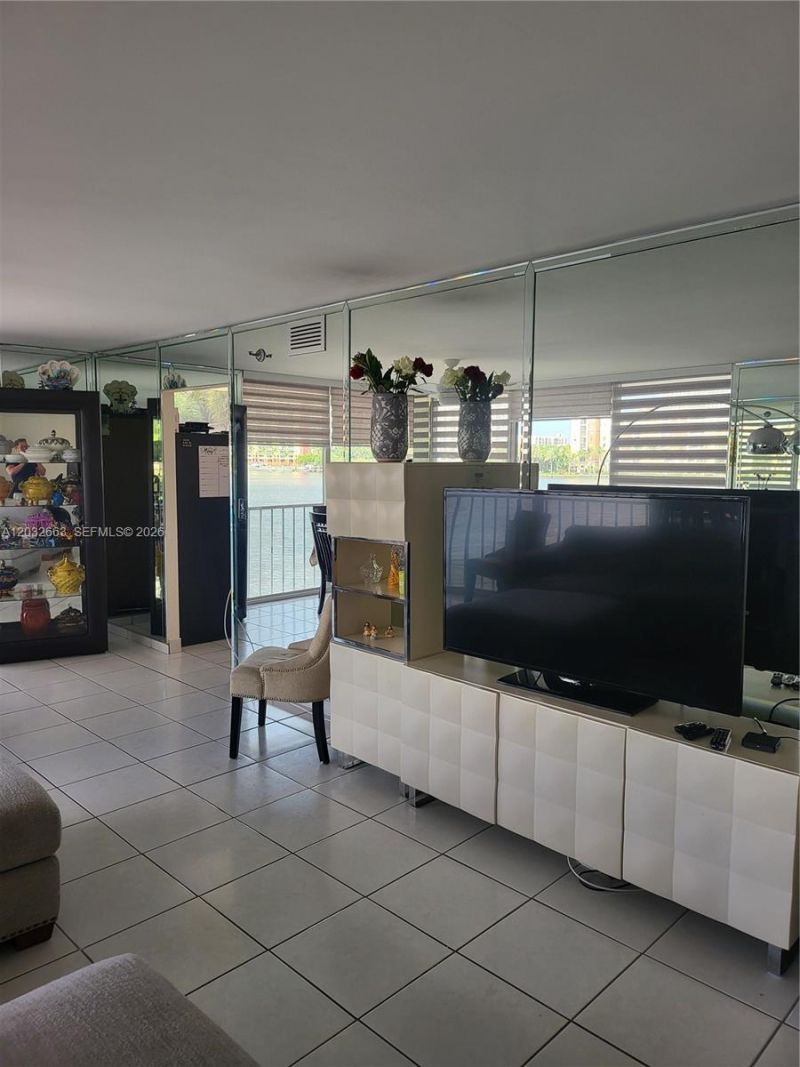 290 174th St , Unit M19, Sunny Isles Beach, FL 33160 Photo
