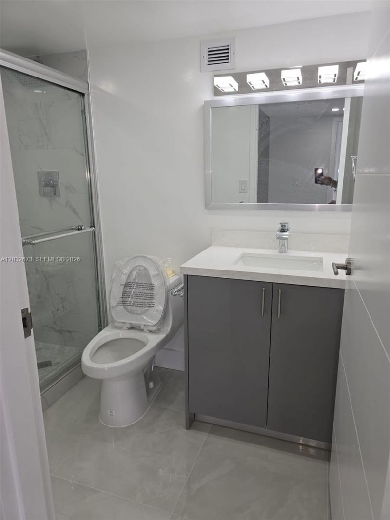 17021 N Bay Rd , Unit 601, Sunny Isles Beach, FL 33160 Photo
