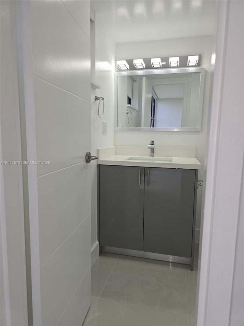 17021 N Bay Rd , Unit 601, Sunny Isles Beach, FL 33160 Photo