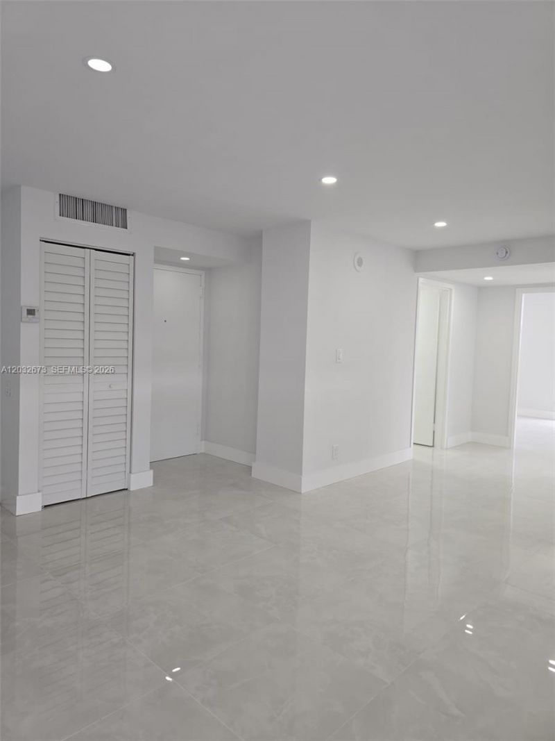17021 N Bay Rd , Unit 601, Sunny Isles Beach, FL 33160 Photo