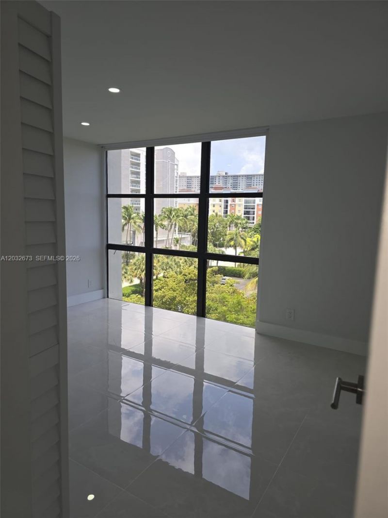 17021 N Bay Rd , Unit 601, Sunny Isles Beach, FL 33160 Photo