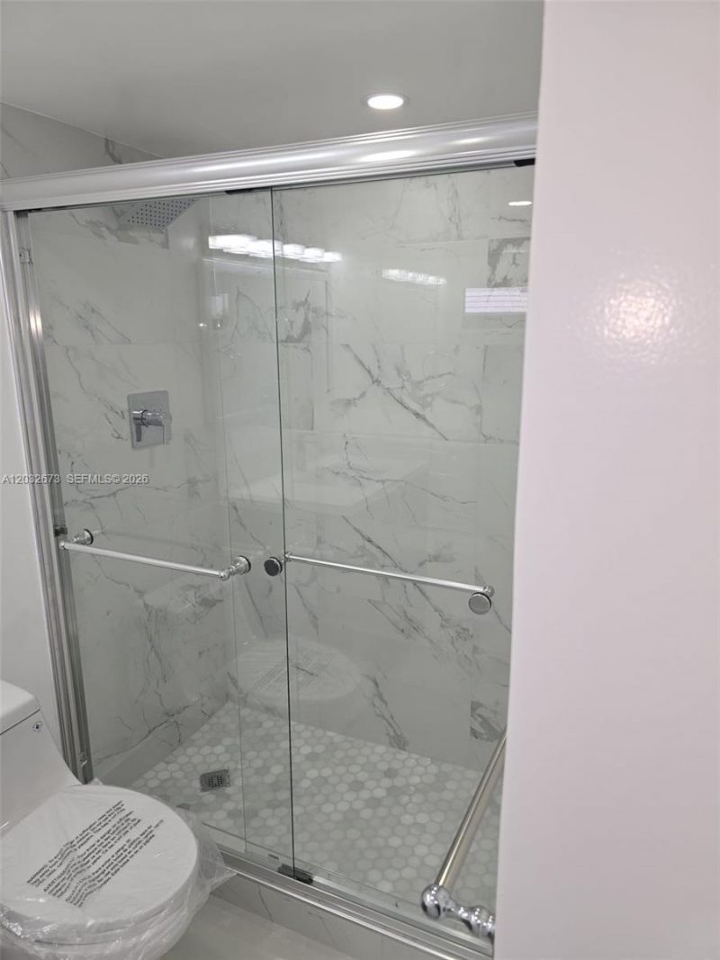 17021 N Bay Rd , Unit 601, Sunny Isles Beach, FL 33160 Photo