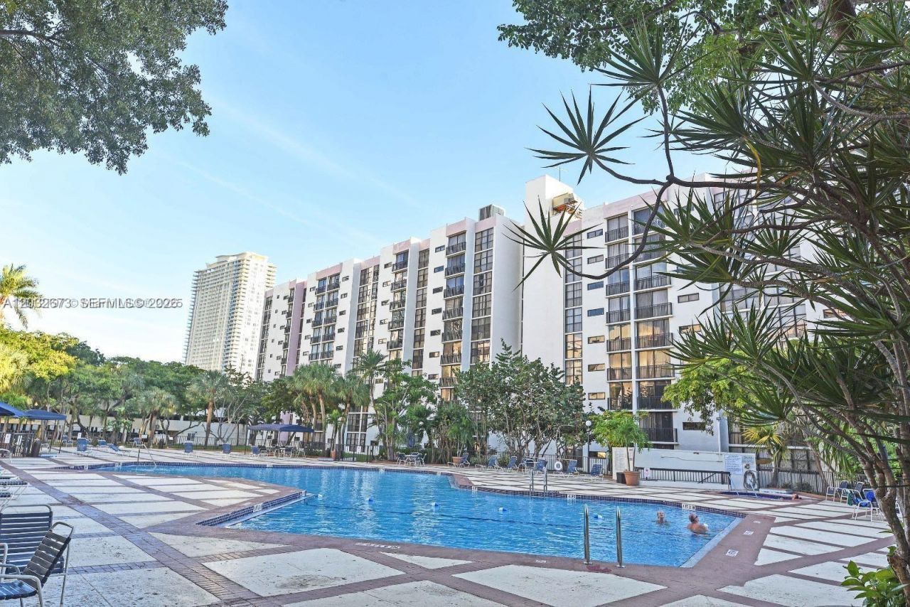 17021 N Bay Rd , Unit 601, Sunny Isles Beach, FL 33160 Photo