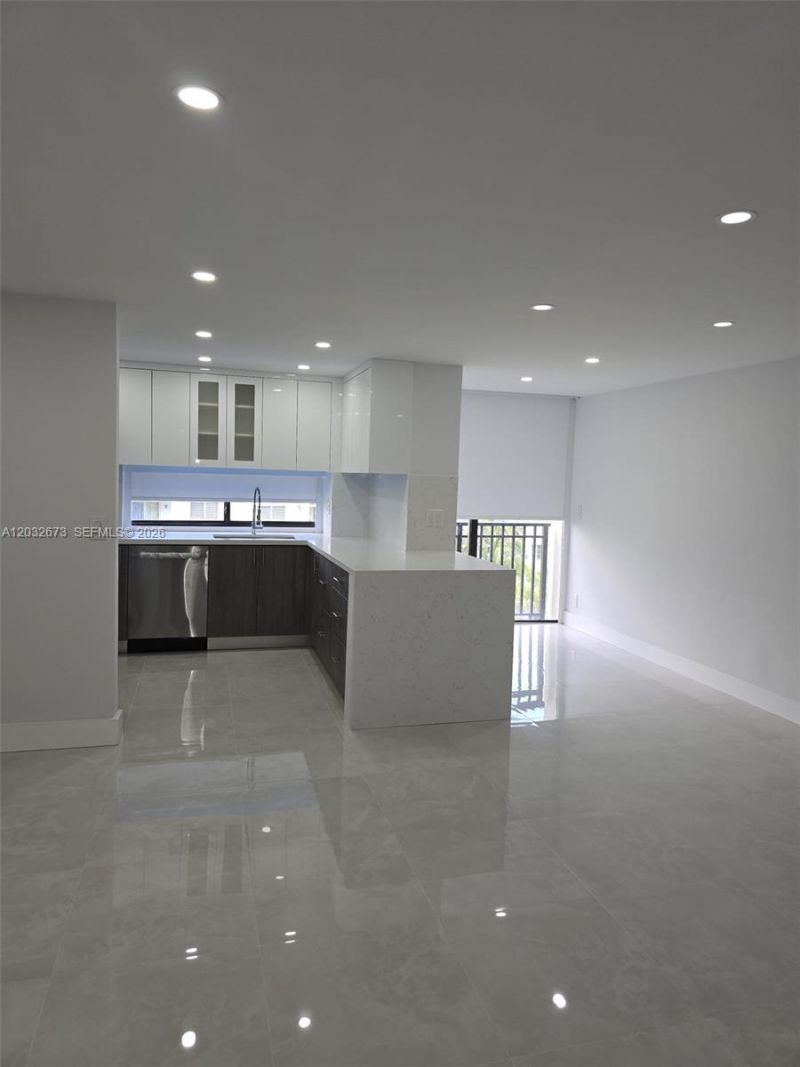17021 N Bay Rd , Unit 601, Sunny Isles Beach, FL 33160 Photo
