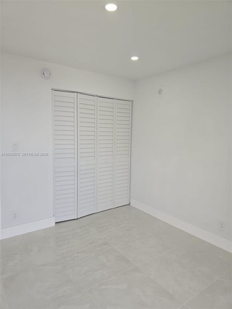 17021 N Bay Rd , Unit 601, Sunny Isles Beach, FL 33160 Photo