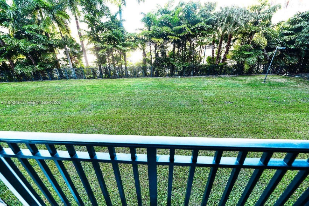 17021 N Bay Rd , Unit 207, Sunny Isles Beach, FL 33160 Photo