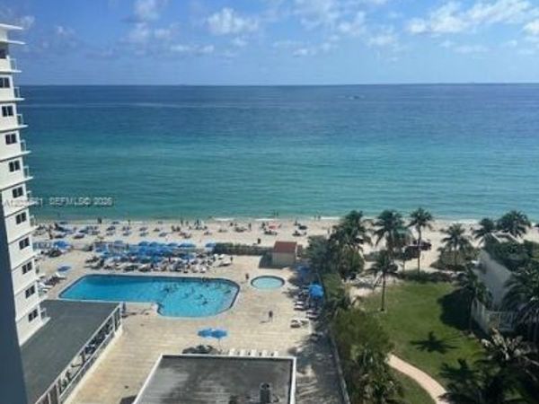 19201 Collins Ave, Unit 1044, Sunny Isles Beach, FL 33160