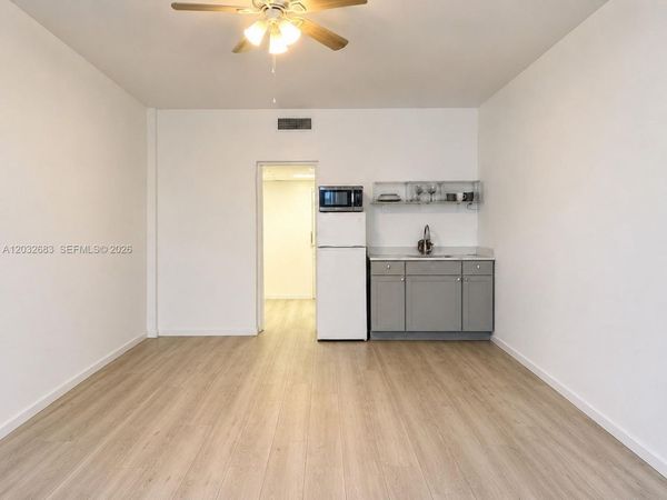 26 Diplomat Pkwy , Unit 2263, Hallandale Beach, FL 33009