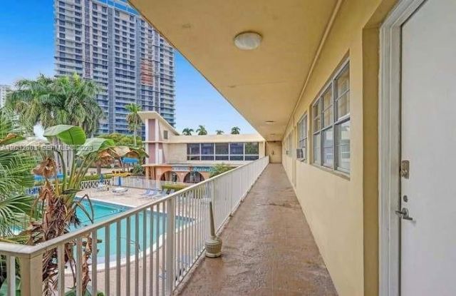 26 Diplomat Pkwy , Unit 2263, Hallandale Beach, FL 33009 Photo