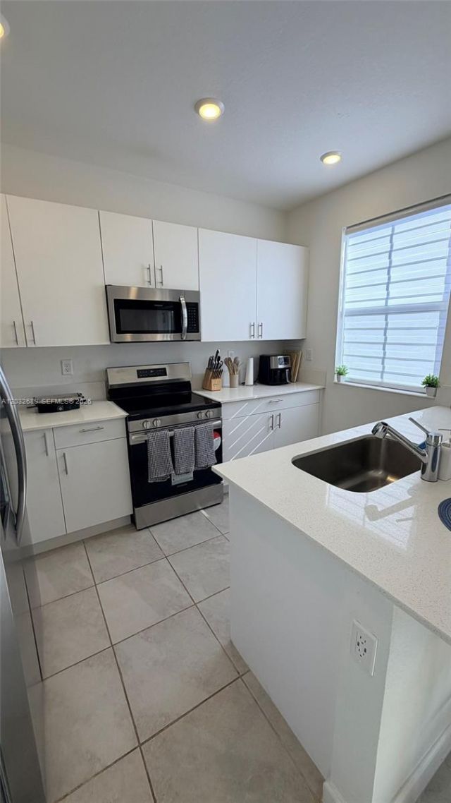 2424 SE 29th St , Homestead, FL 33035 Photo