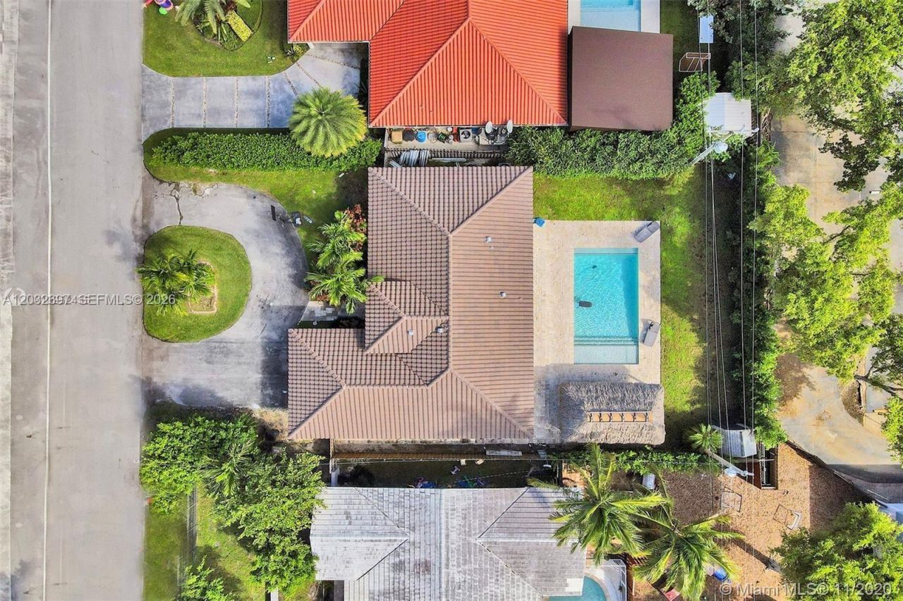 2190 NE 122nd St , North Miami, FL 33181 Photo