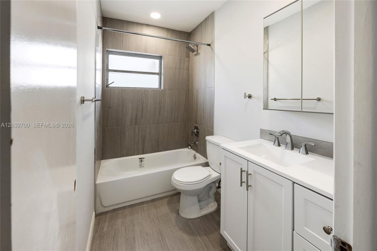 1825 Cleveland St , Unit 12, Hollywood, FL 33020 Photo