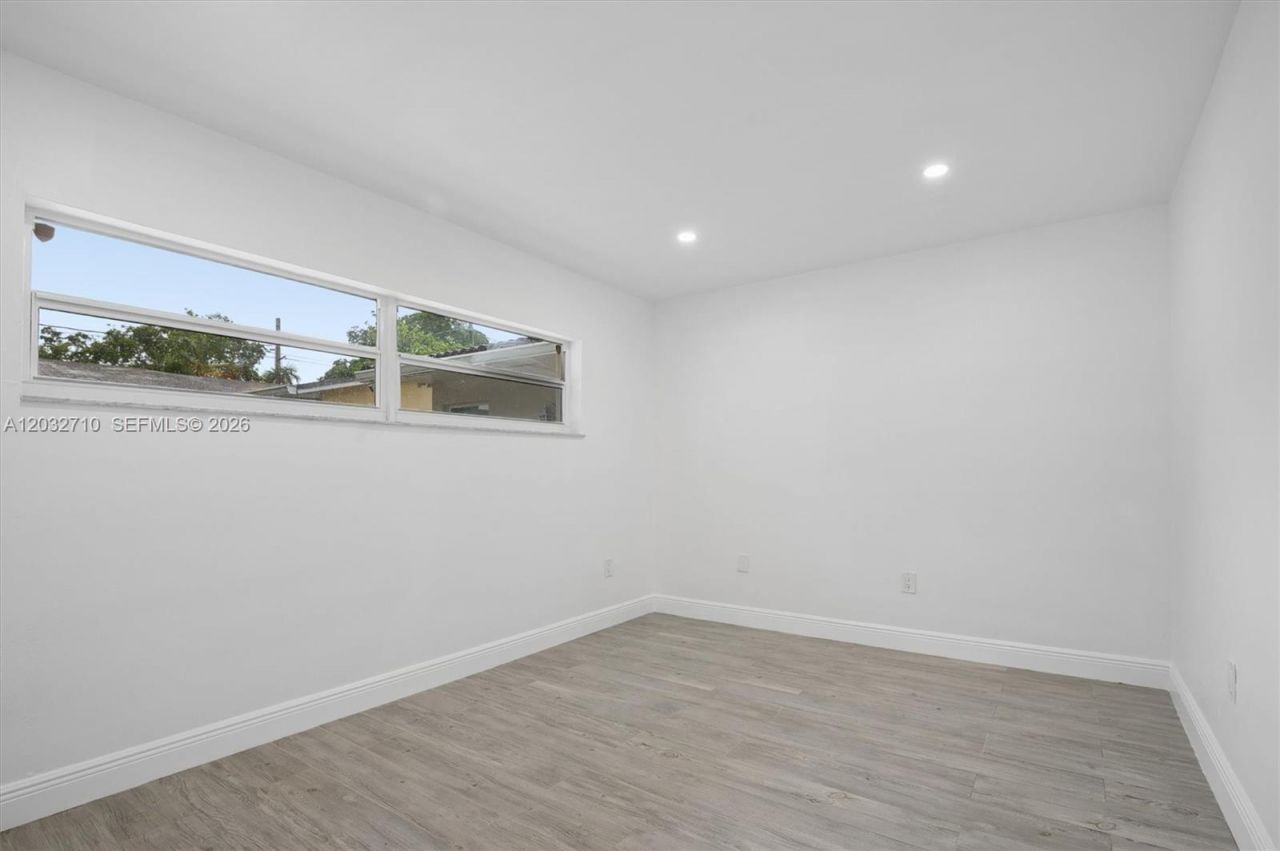 2775 SW 12th St, Unit 2775, Miami, FL 33135 Photo