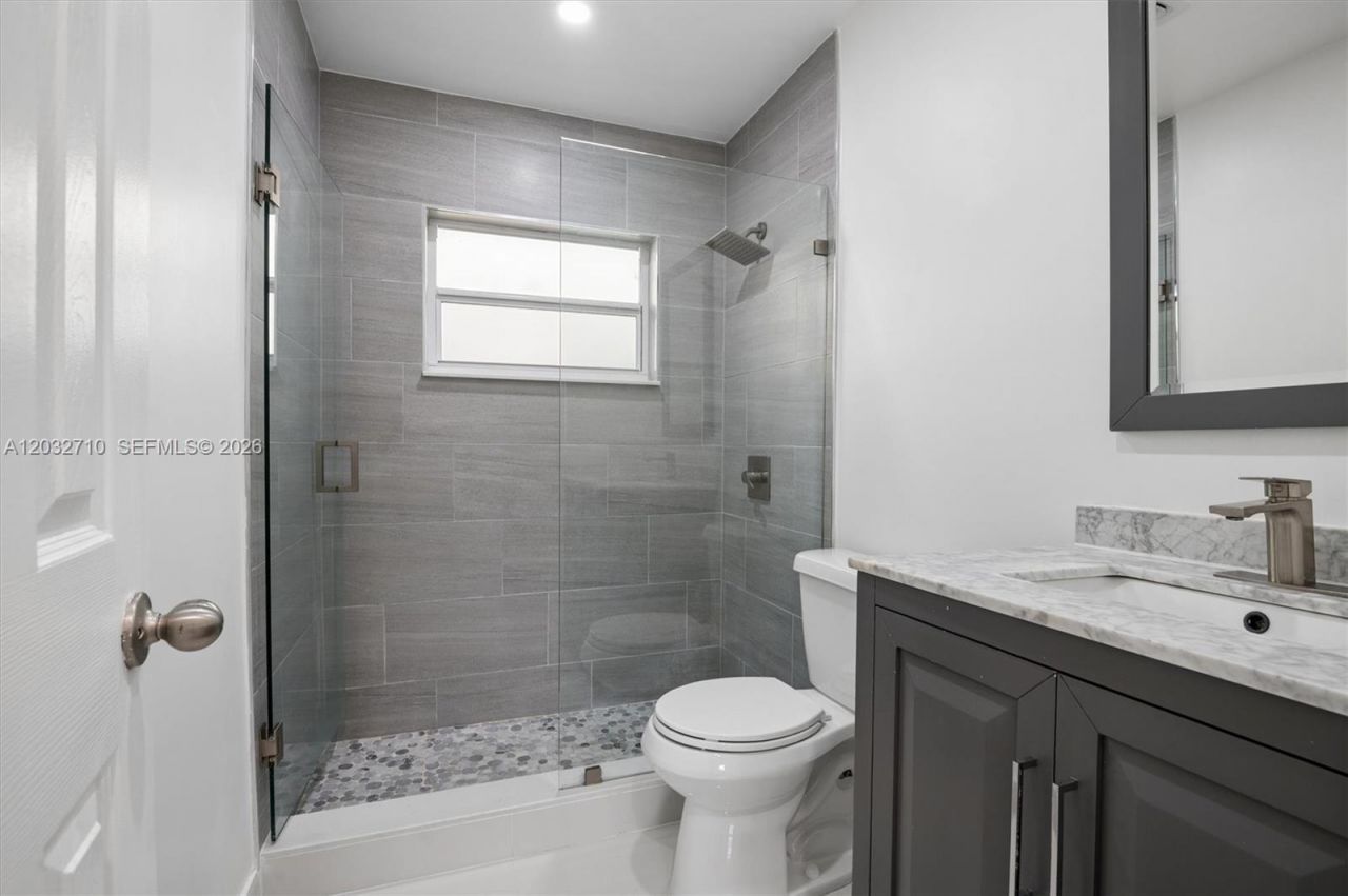 2775 SW 12th St, Unit 2775, Miami, FL 33135 Photo