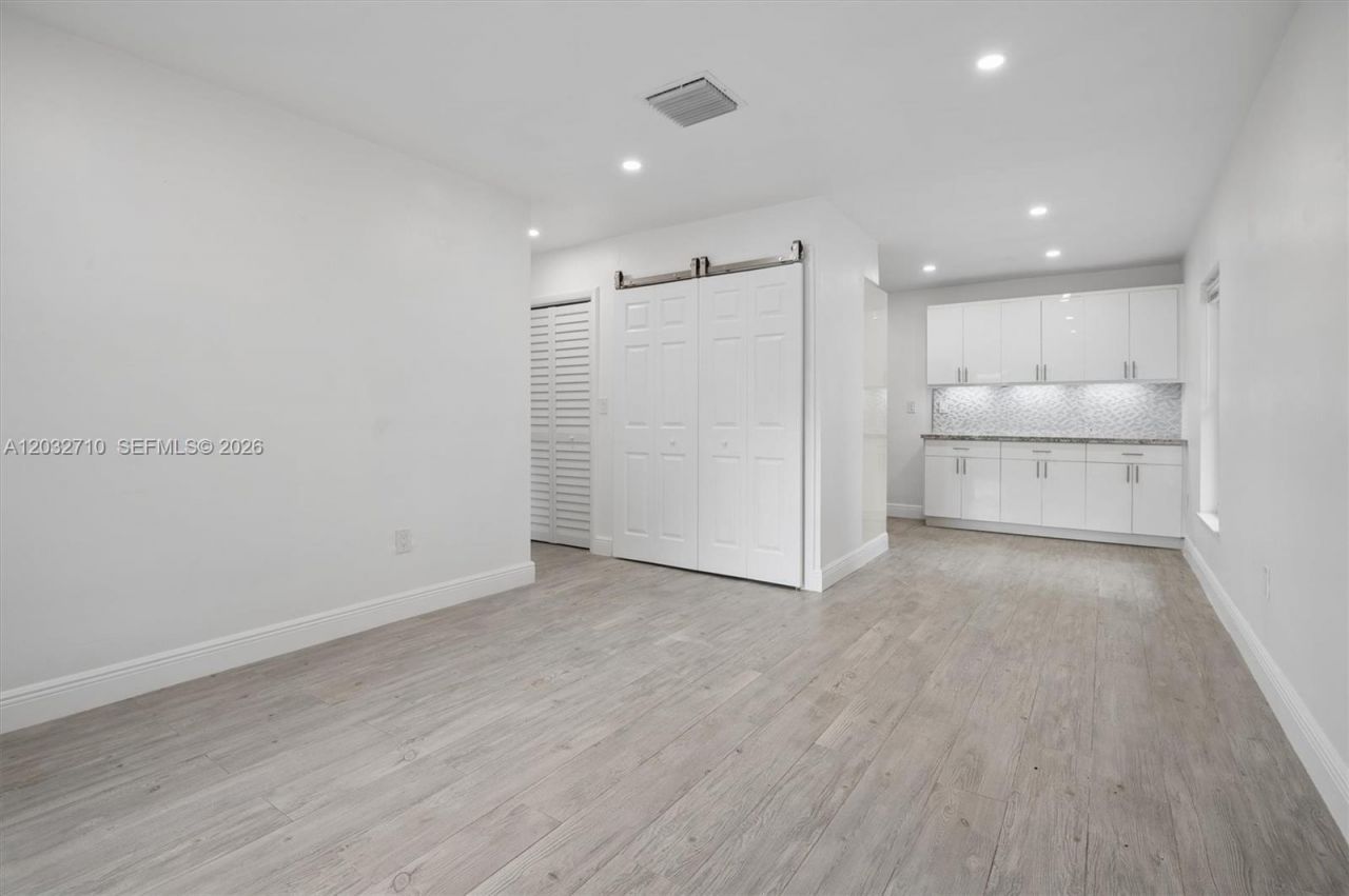 2775 SW 12th St, Unit 2775, Miami, FL 33135 Photo