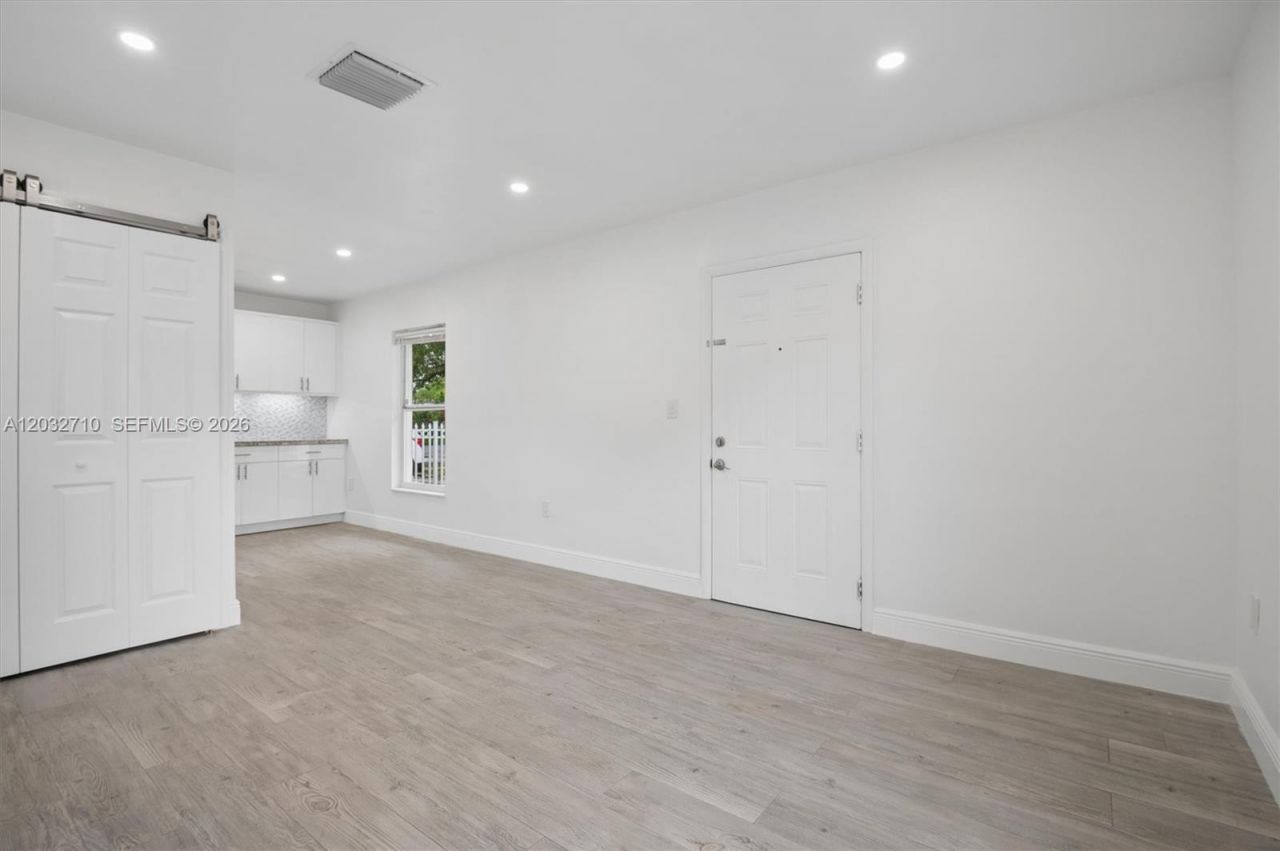 2775 SW 12th St, Unit 2775, Miami, FL 33135 Photo