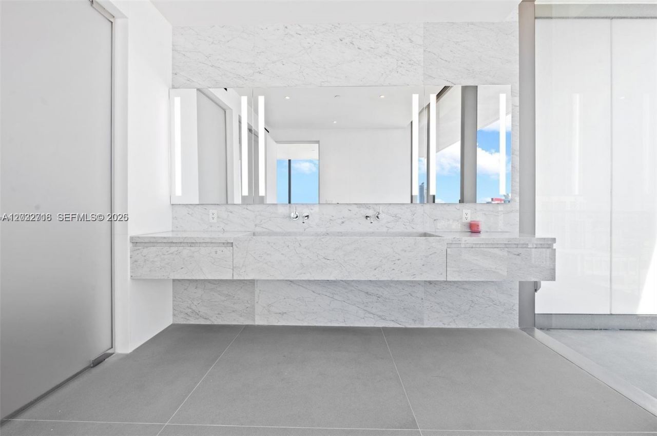 2000 S Ocean Dr , Unit 25A, Hallandale Beach, FL 33009 Photo