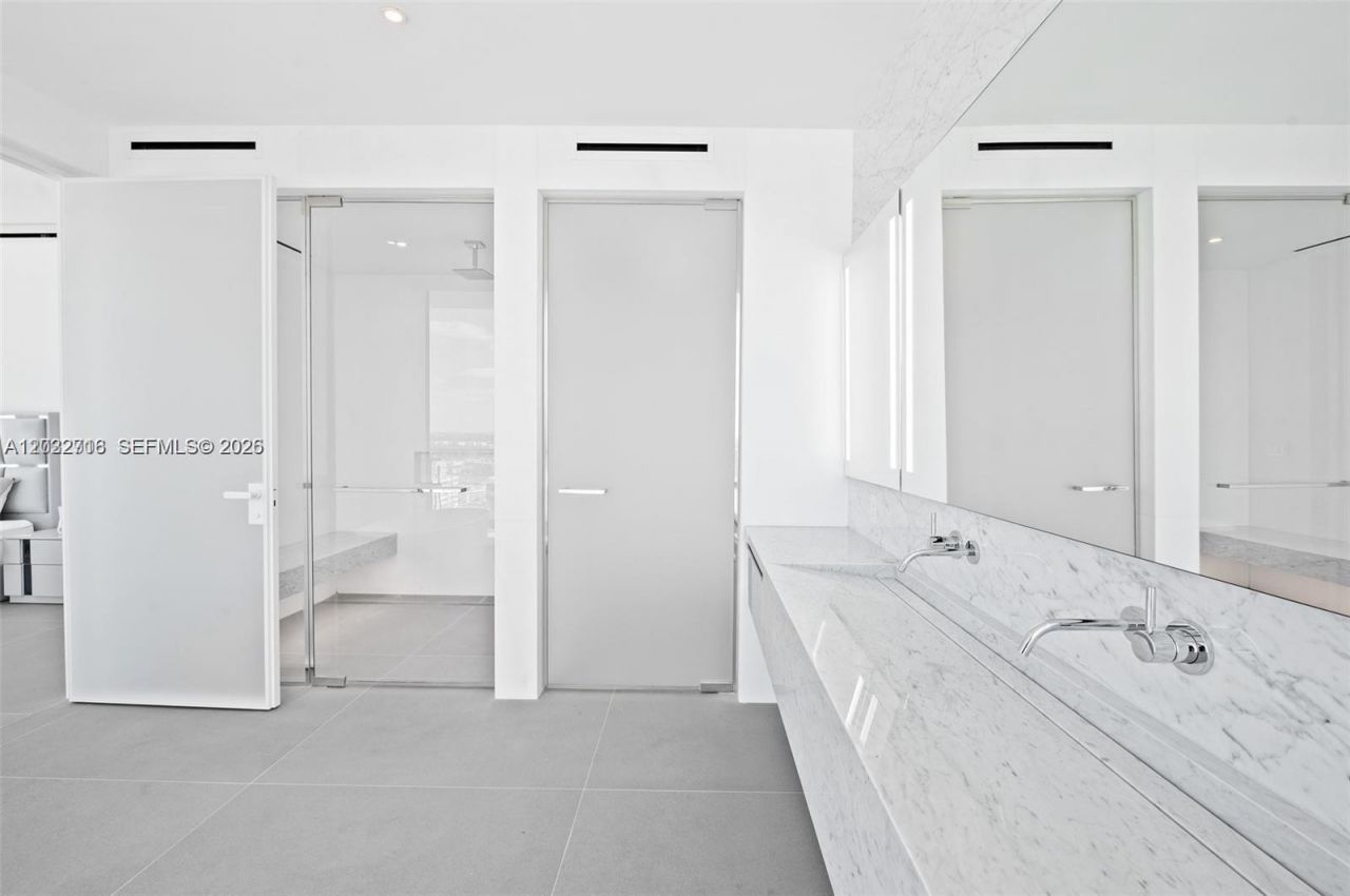 2000 S Ocean Dr , Unit 25A, Hallandale Beach, FL 33009 Photo