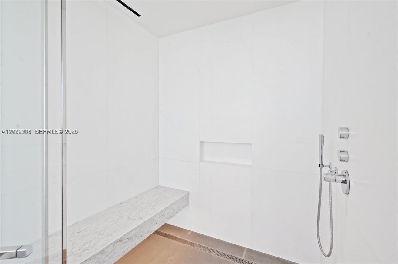 2000 S Ocean Dr , Unit 25A, Hallandale Beach, FL 33009 Photo