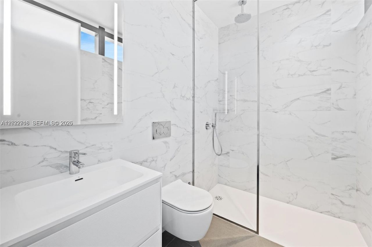 2000 S Ocean Dr , Unit 25A, Hallandale Beach, FL 33009 Photo