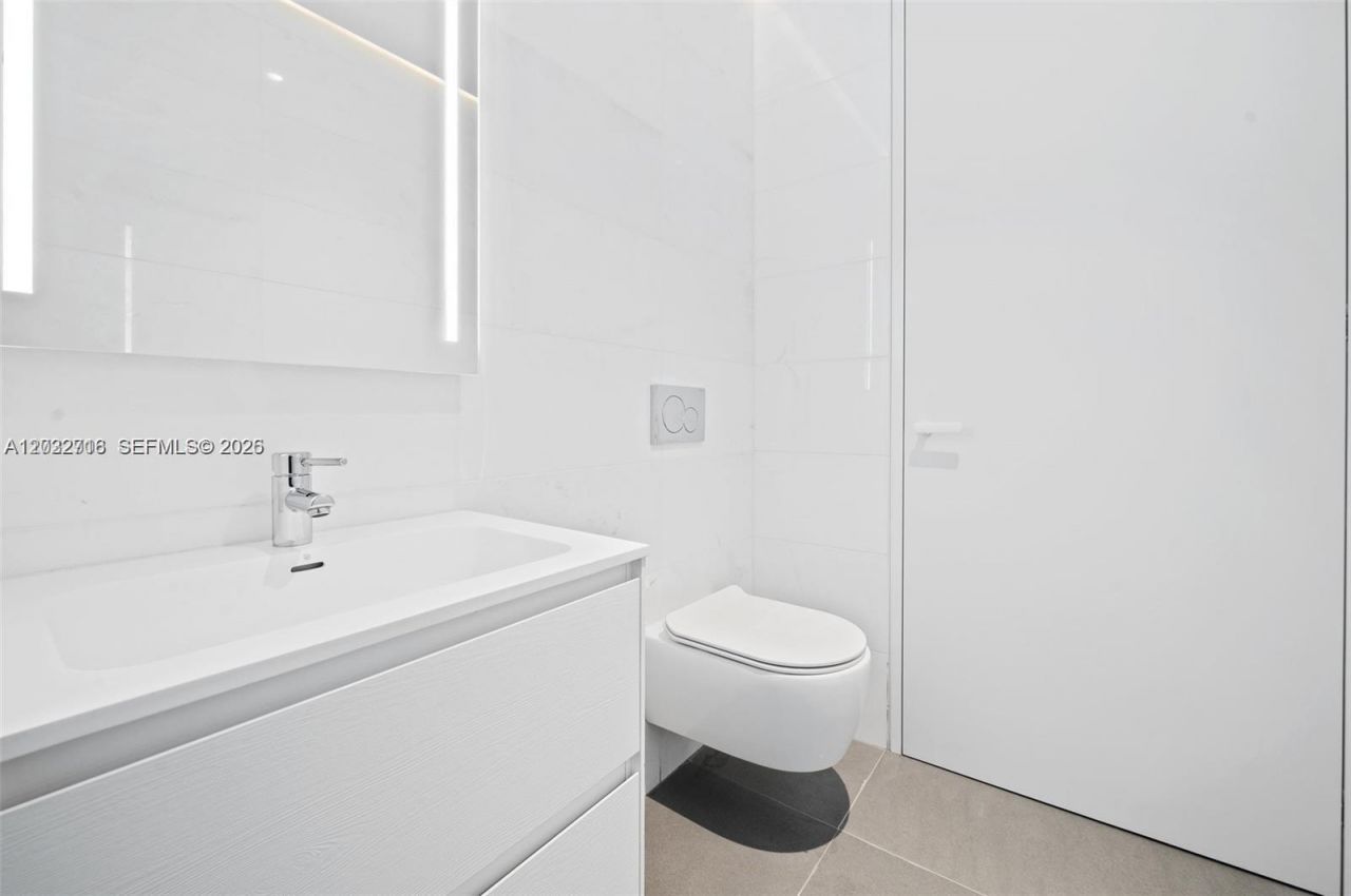 2000 S Ocean Dr , Unit 25A, Hallandale Beach, FL 33009 Photo